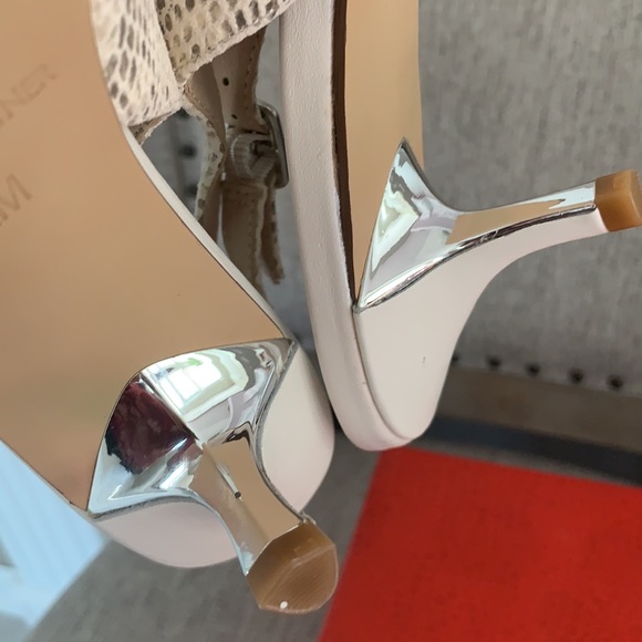 Donald J Pliner NEW DIEME SLING PYTHON print - Picture 4 of 6